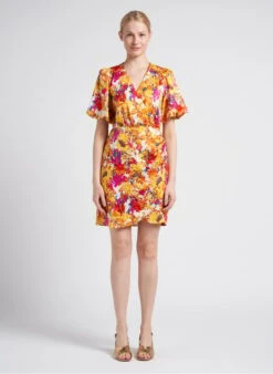 YAS FINNA - White Short Floral Print V-neck Dress